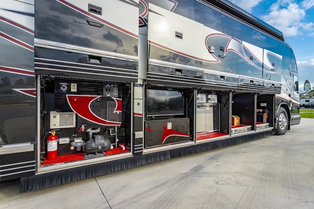 2007 Prevost Featherlite H3-45 Motorhome - Image 29
