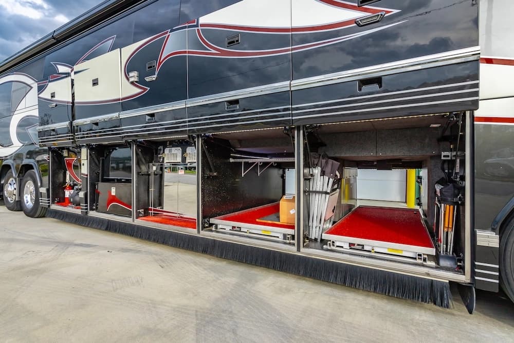 2007 Prevost Featherlite H3-45 Motorhome - Image 30