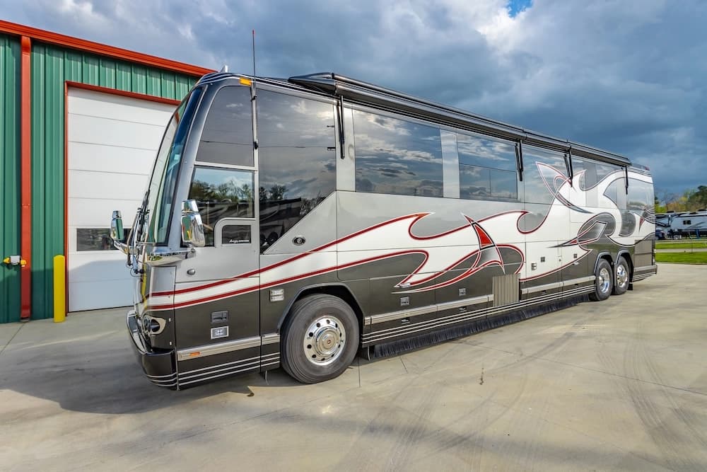 2007 Prevost Featherlite H3-45 Motorhome - Image 4