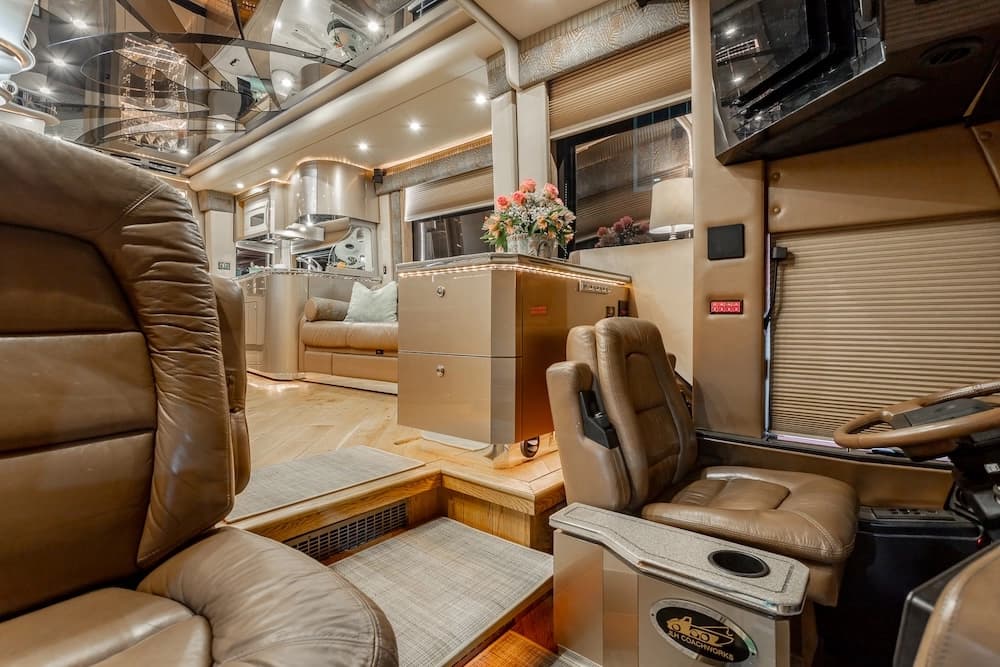 2007 Prevost Featherlite H3-45 Motorhome - Image 39