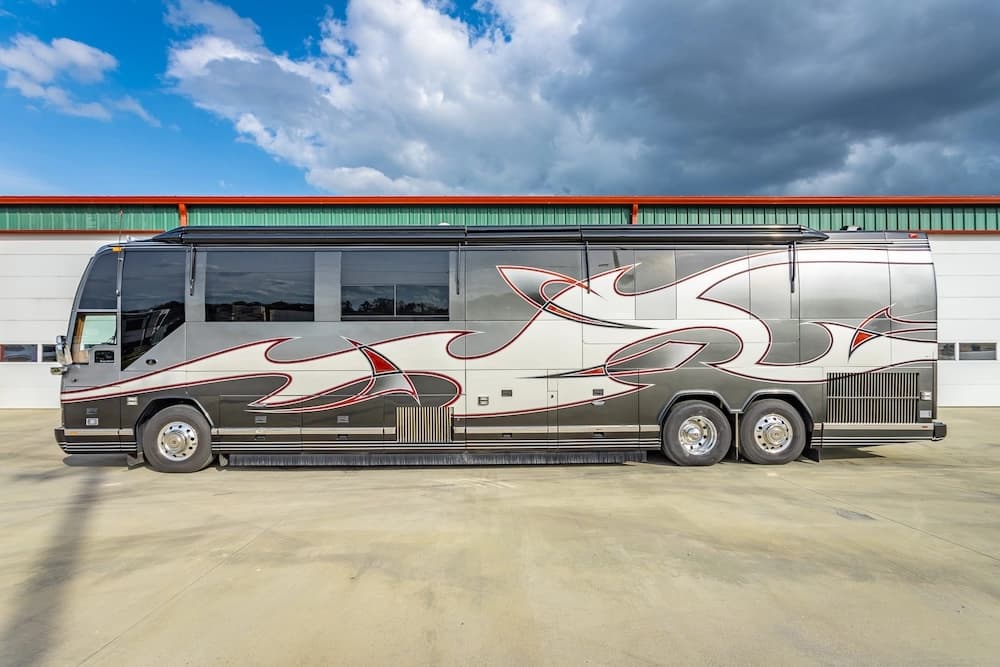 2007 Prevost Featherlite H3-45 Motorhome - Image 5