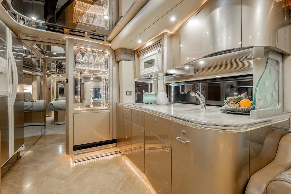 2007 Prevost Featherlite H3-45 Motorhome - Image 50