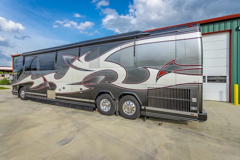 2007 Prevost Featherlite H3-45 Motorhome - Image 6