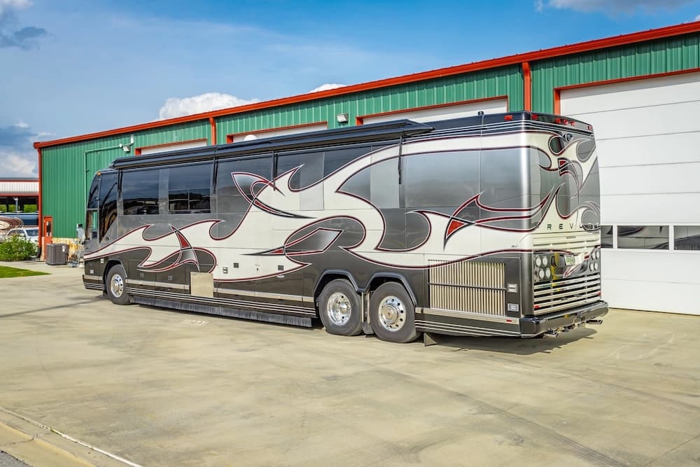 2007 Prevost Featherlite H3-45 Motorhome - Image 10