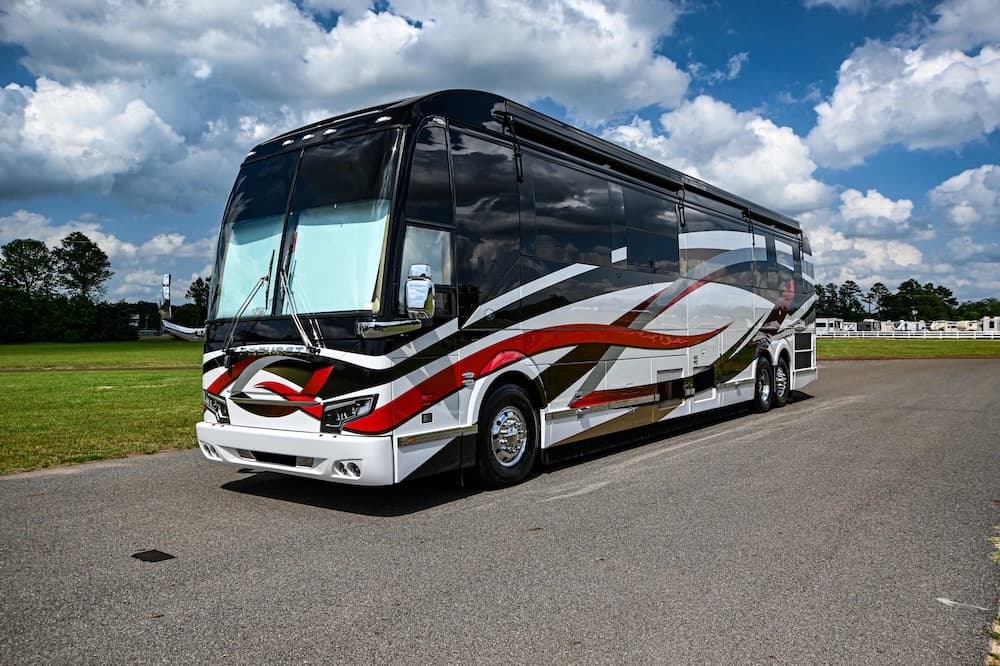 2006 Prevost Featherlite H3-45 Motorhome - Image 21