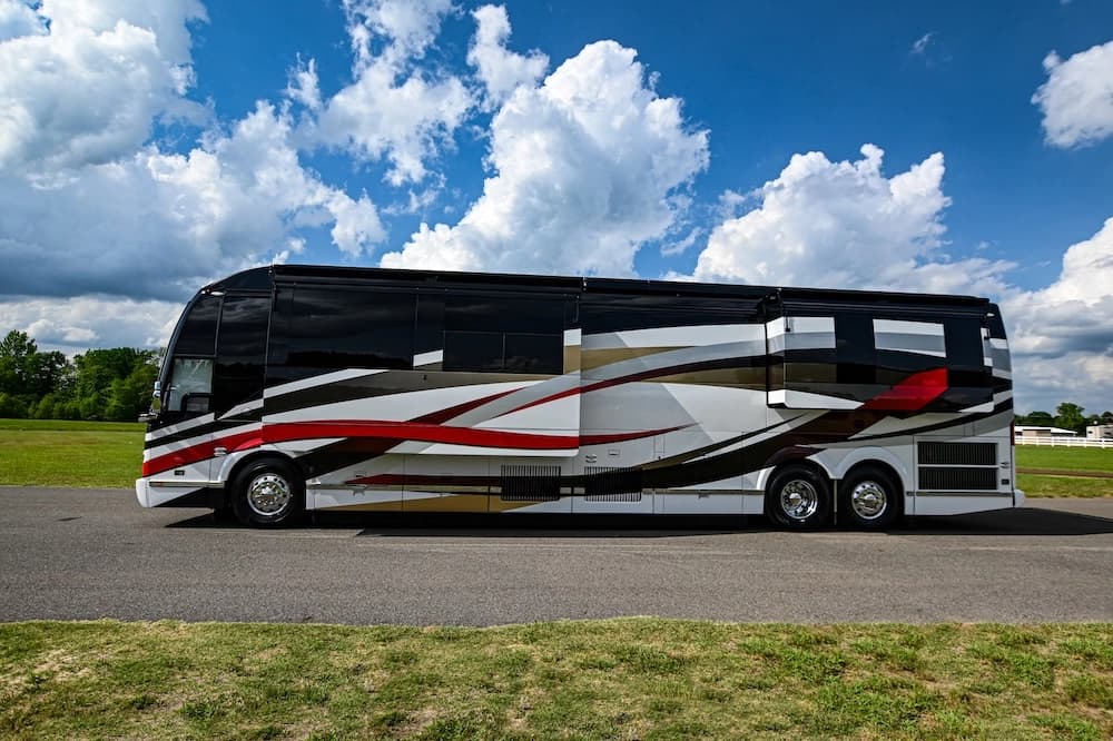 2006 Prevost Featherlite H3-45 Motorhome - Image 4
