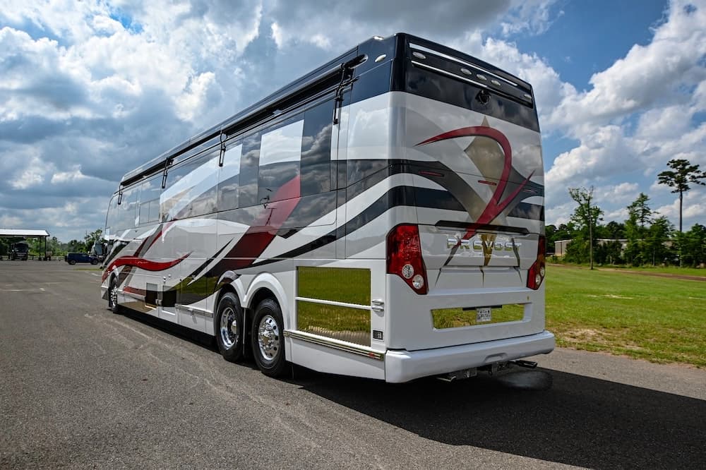 2006 Prevost Featherlite H3-45 Motorhome - Image 32