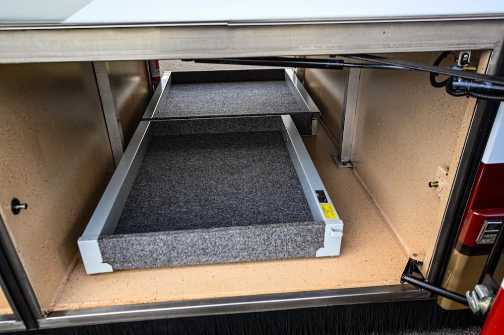 2006 Prevost Featherlite H3-45 Motorhome - Image 47