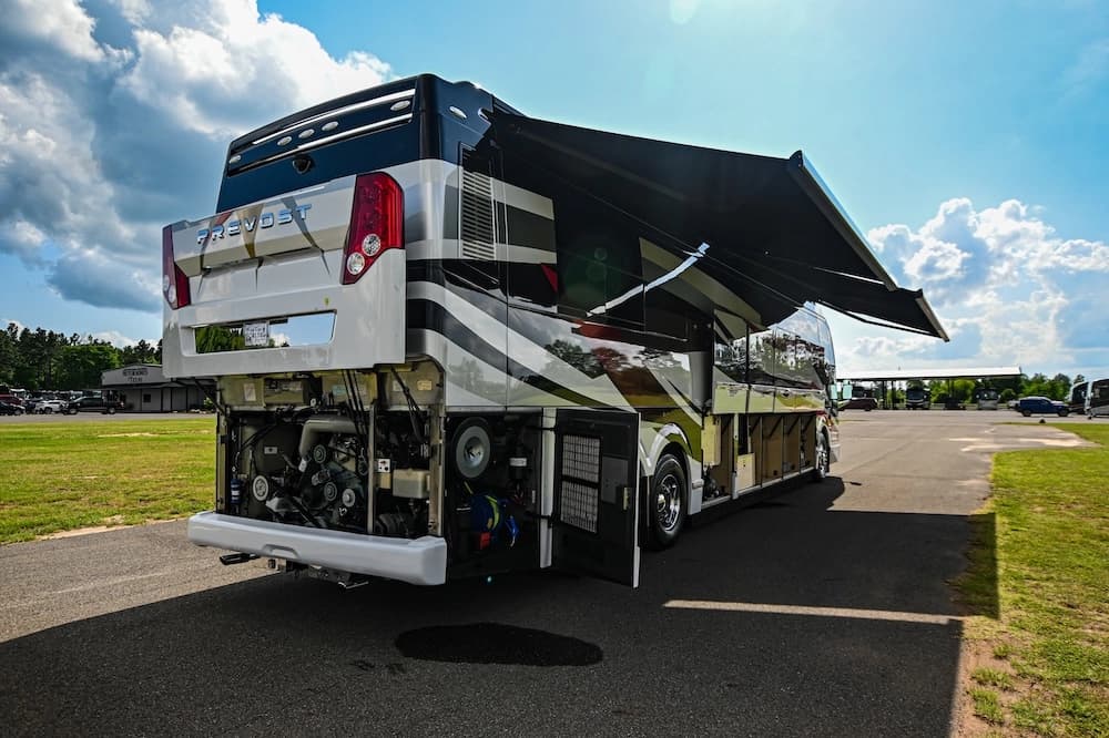 2006 Prevost Featherlite H3-45 Motorhome - Image 6