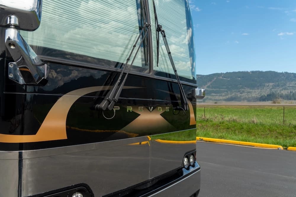 2006 Prevost Marathon XLII Motorhome - Image 47