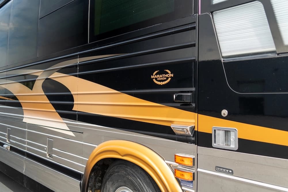 2006 Prevost Marathon XLII Motorhome - Image 48