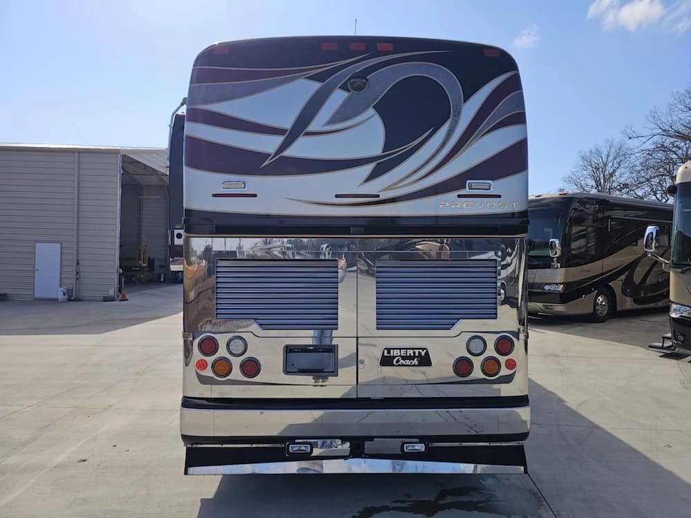 2005 Prevost Liberty XLII Motorhome - Image 5