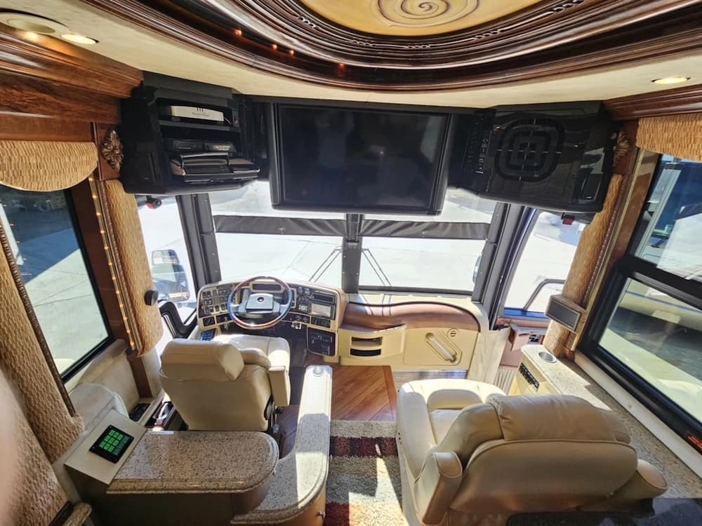 2005 Prevost Liberty XLII Motorhome - Image 48