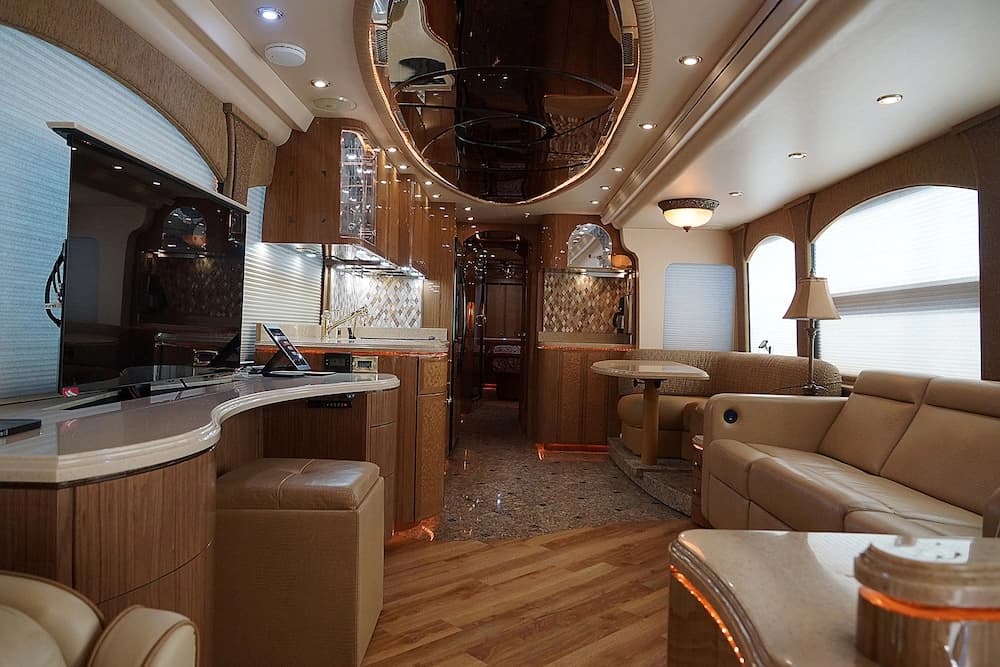 2009 Prevost Millennium H3-45 Motorhome - Image 2