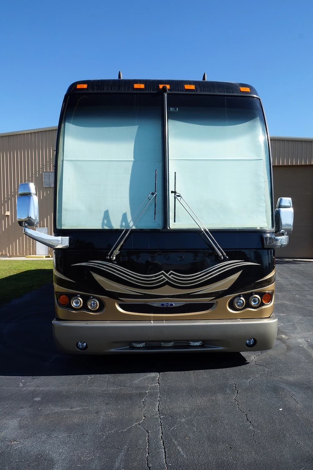 2009 Prevost Millennium H3-45 Motorhome - Image 11