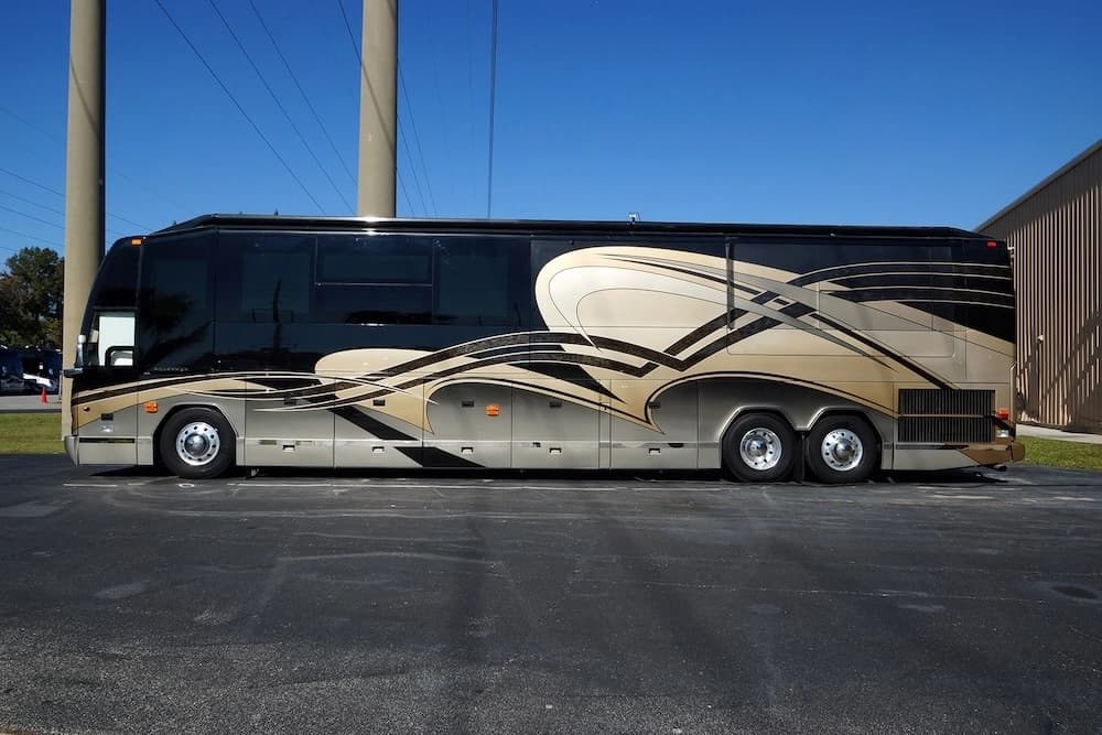 2009 Prevost Millennium H3-45 Motorhome - Image 12