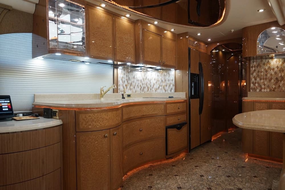 2009 Prevost Millennium H3-45 Motorhome - Image 5