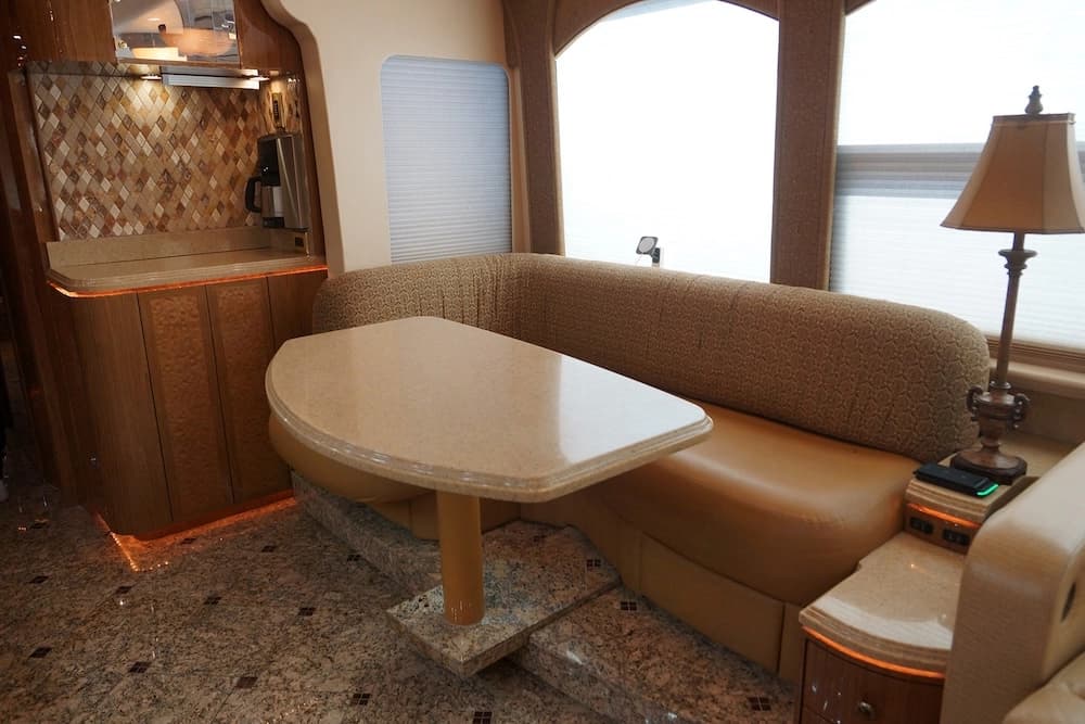 2009 Prevost Millennium H3-45 Motorhome - Image 6