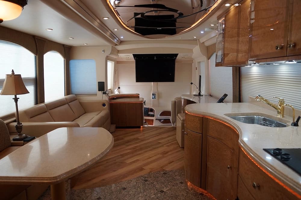 2009 Prevost Millennium H3-45 Motorhome - Image 10