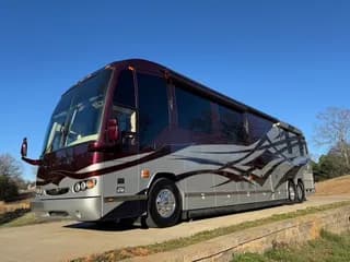 2010 Prevost Featherlite H3-45 bus