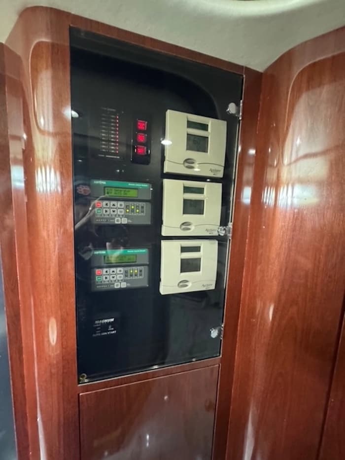 2010 Prevost Featherlite H3-45 Motorhome - Image 36