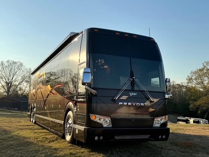 2009 Prevost Featherlite H3-45 Motorhome - Image 12