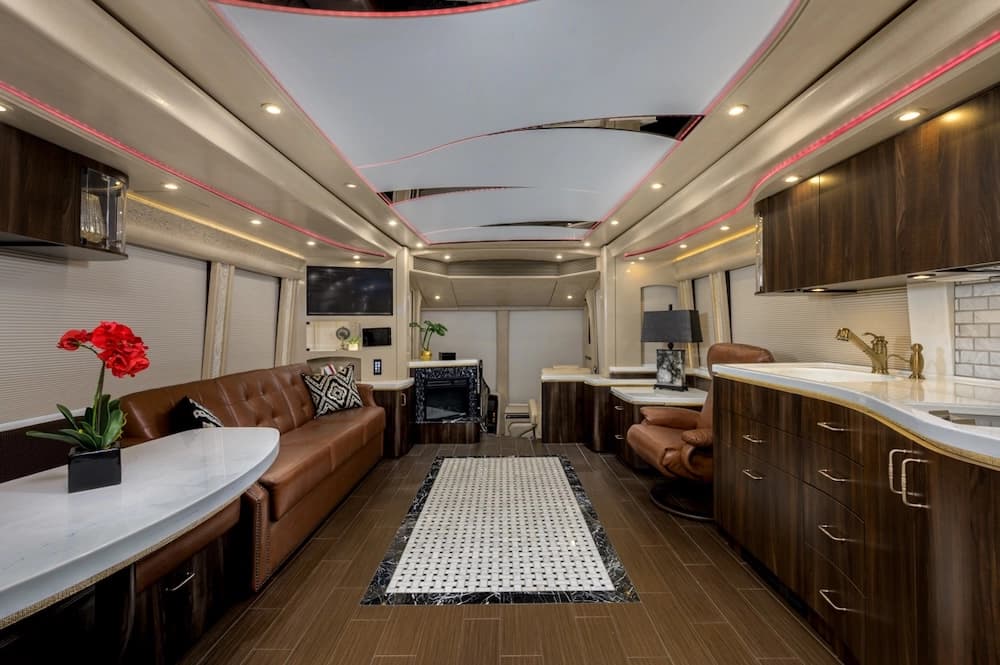 2017 Prevost Marathon H3-45 Motorhome - Image 17