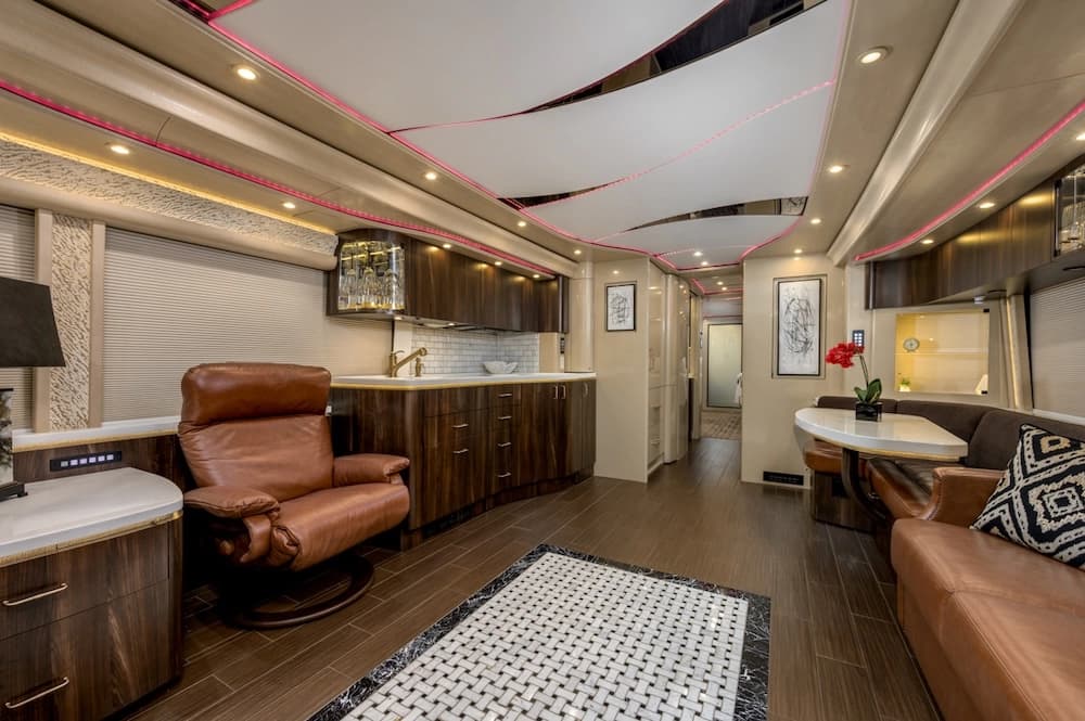 2017 Prevost Marathon H3-45 Motorhome - Image 3