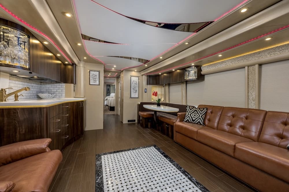 2017 Prevost Marathon H3-45 Motorhome - Image 4