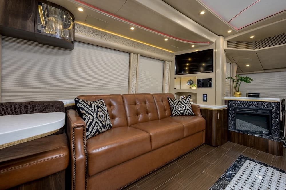 2017 Prevost Marathon H3-45 Motorhome - Image 5