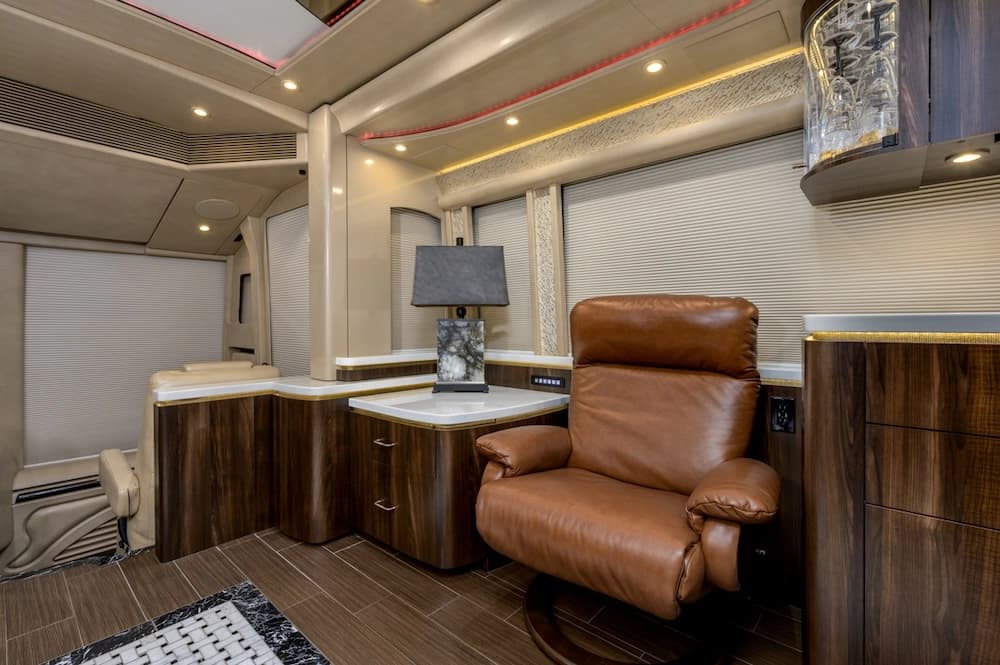 2017 Prevost Marathon H3-45 Motorhome - Image 6