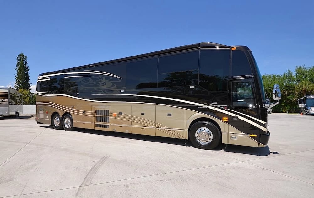 2013 Prevost Liberty Elegant Lady H3-45 Motorhome - Image 2