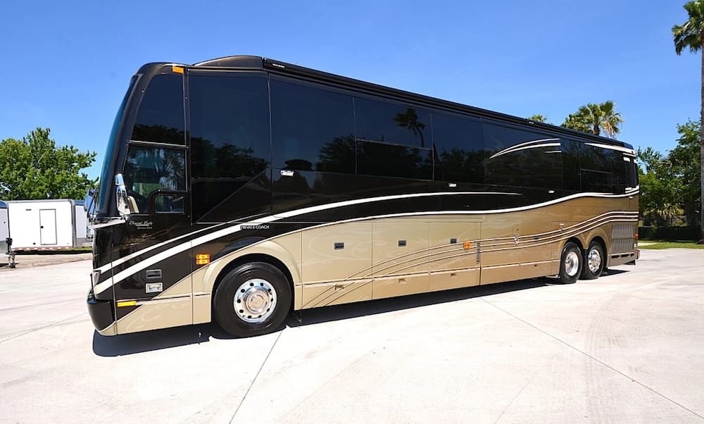 2013 Prevost Liberty Elegant Lady H3-45 Motorhome - Image 14