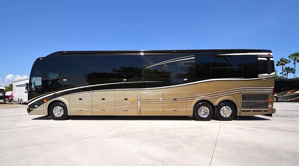 2013 Prevost Liberty Elegant Lady H3-45 Motorhome - Image 15