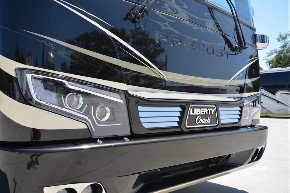 2013 Prevost Liberty Elegant Lady H3-45 Motorhome - Image 19