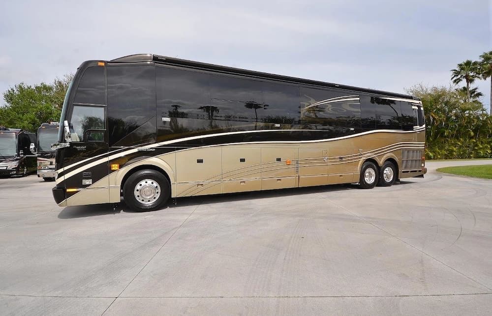2013 Prevost Liberty Elegant Lady H3-45 Motorhome - Image 20
