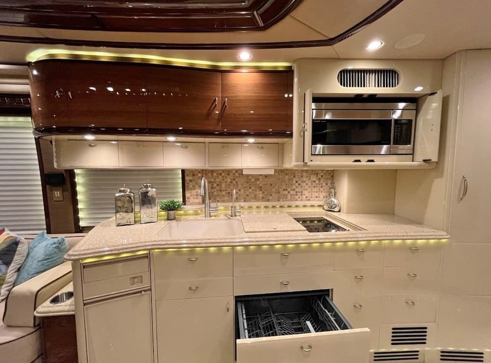 2013 Prevost Liberty Elegant Lady H3-45 Motorhome - Image 28