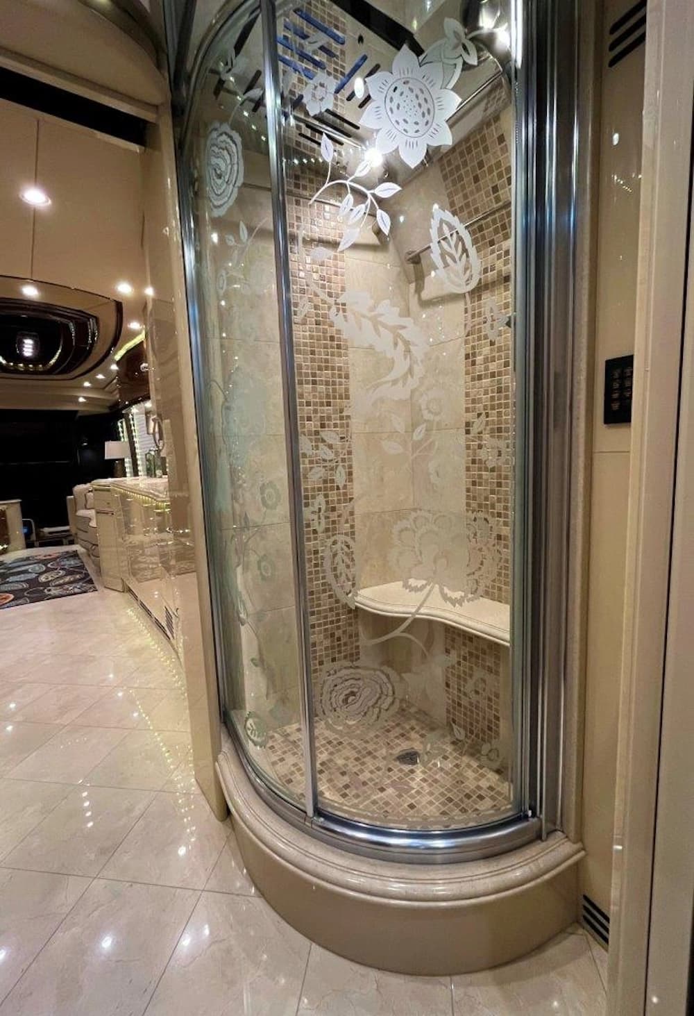 2013 Prevost Liberty Elegant Lady H3-45 Motorhome - Image 33