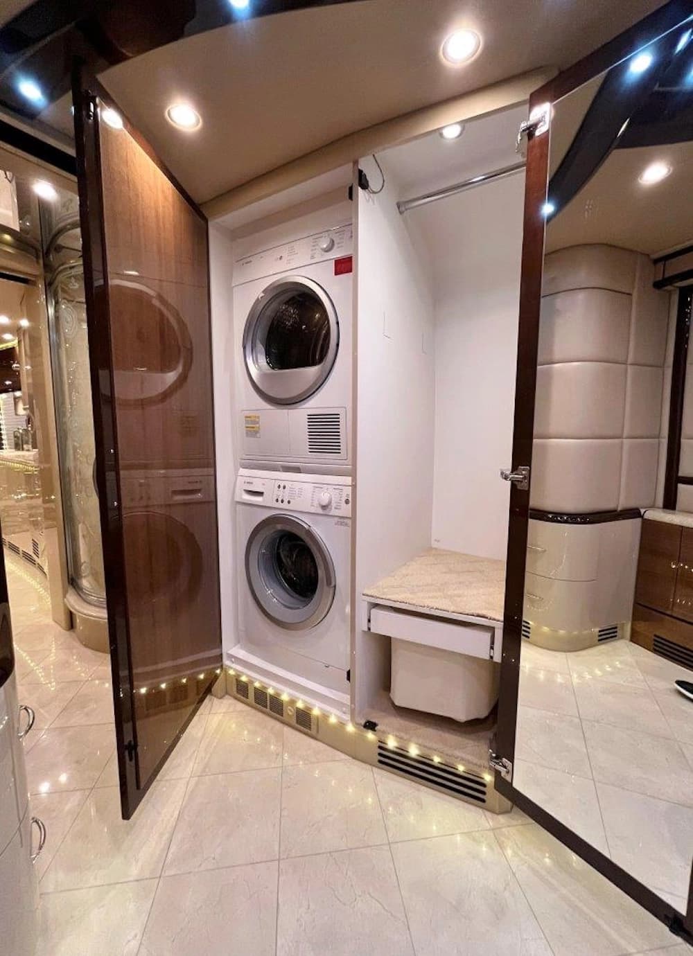 2013 Prevost Liberty Elegant Lady H3-45 Motorhome - Image 44