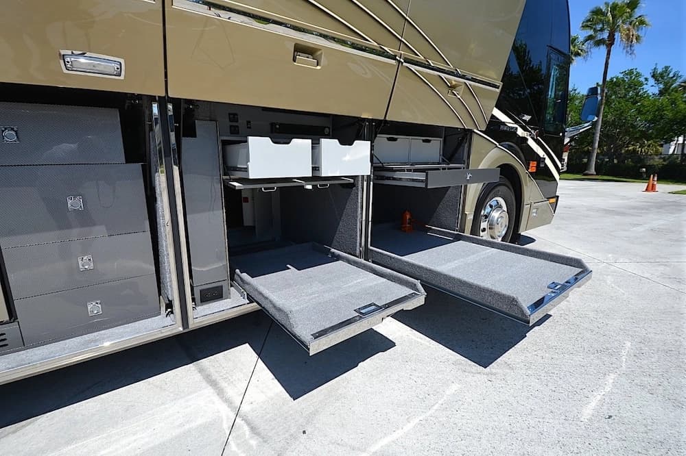 2013 Prevost Liberty Elegant Lady H3-45 Motorhome - Image 8