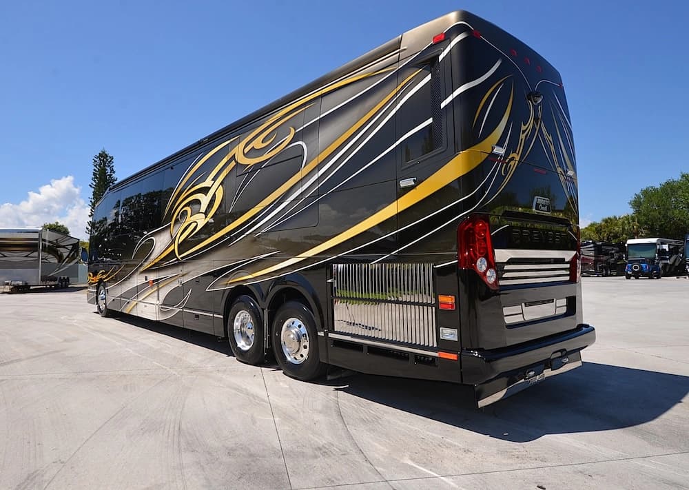 2016 Prevost Liberty Elegant Lady H3-45 Motorhome - Image 12