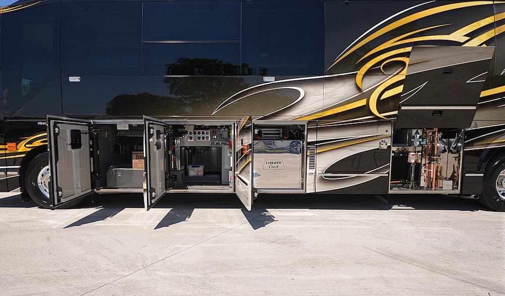 2016 Prevost Liberty Elegant Lady H3-45 Motorhome - Image 13