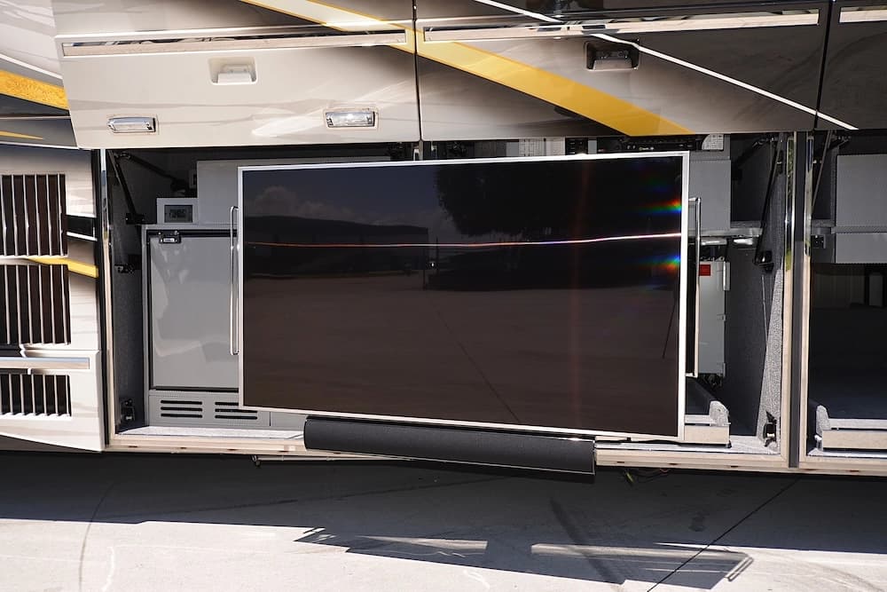 2016 Prevost Liberty Elegant Lady H3-45 Motorhome - Image 8