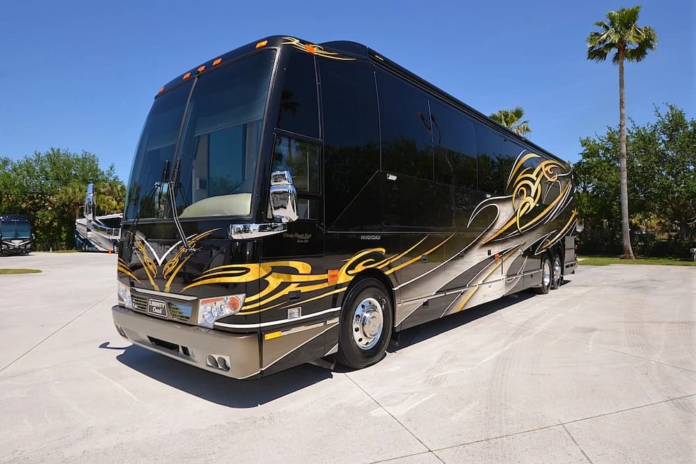 2016 Prevost Liberty Elegant Lady H3-45 Motorhome - Image 9