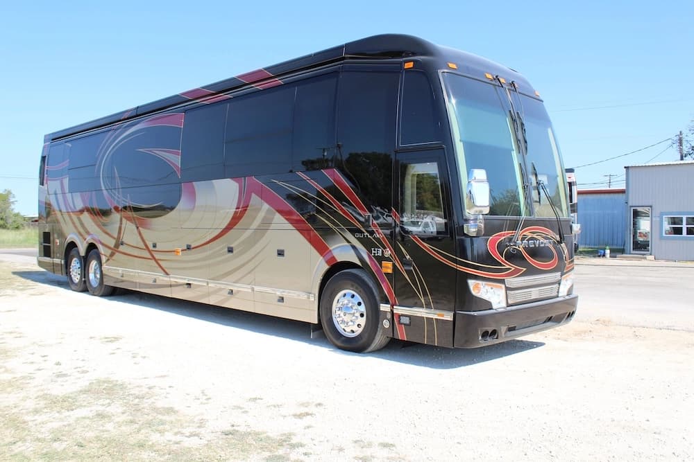 2016 Prevost Outlaw H3-45 Motorhome - Image 1