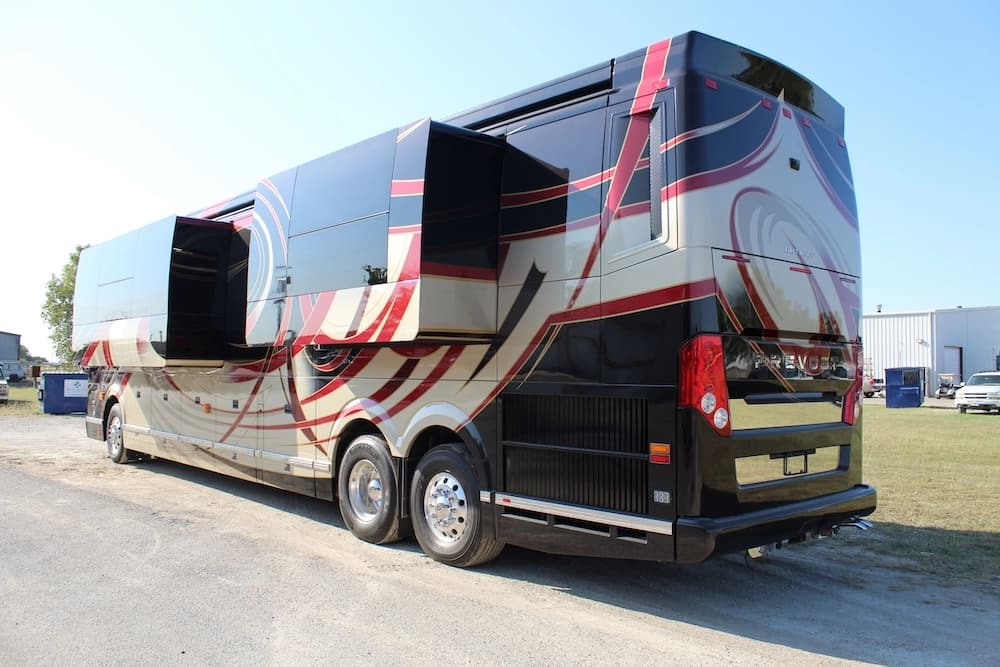 2016 Prevost Outlaw H3-45 Motorhome - Image 3