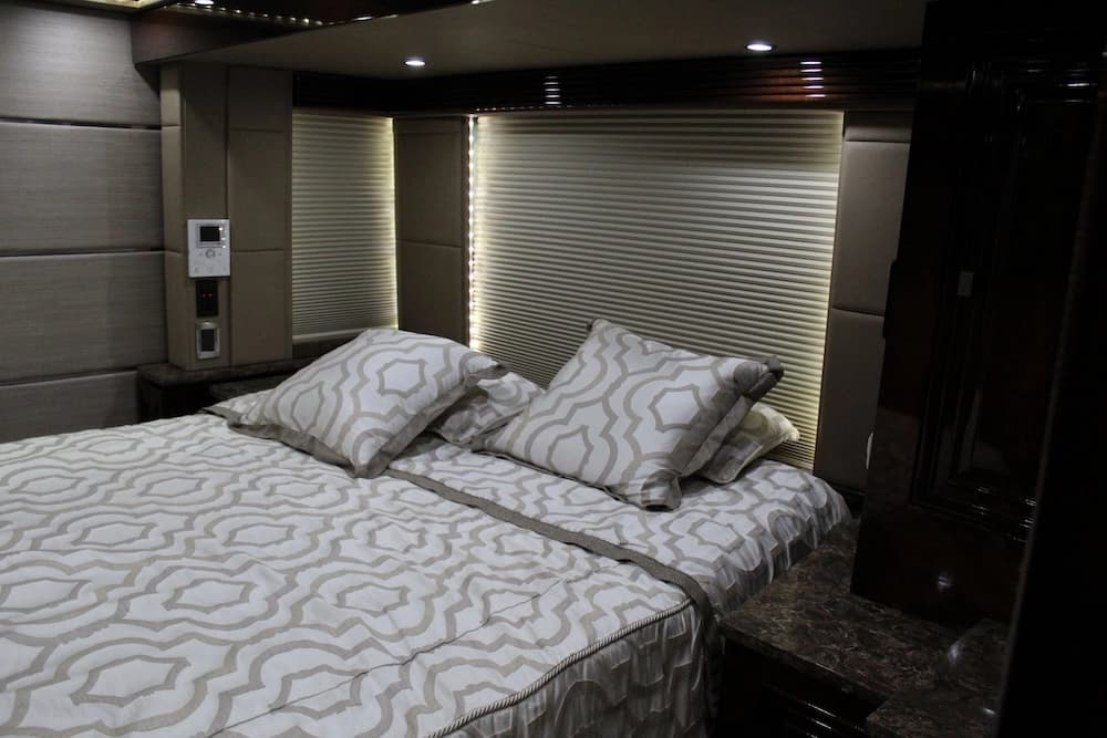 2016 Prevost Outlaw H3-45 Motorhome - Image 24