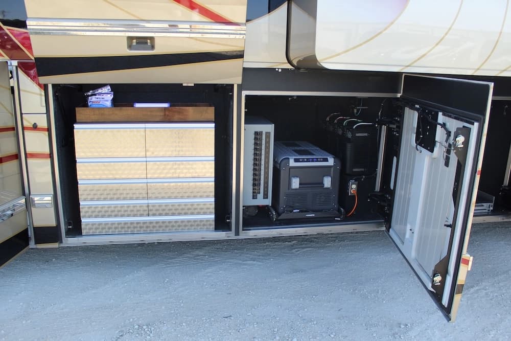 2016 Prevost Outlaw H3-45 Motorhome - Image 33