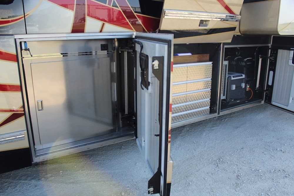 2016 Prevost Outlaw H3-45 Motorhome - Image 34