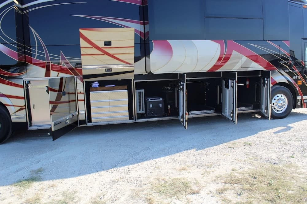 2016 Prevost Outlaw H3-45 Motorhome - Image 35